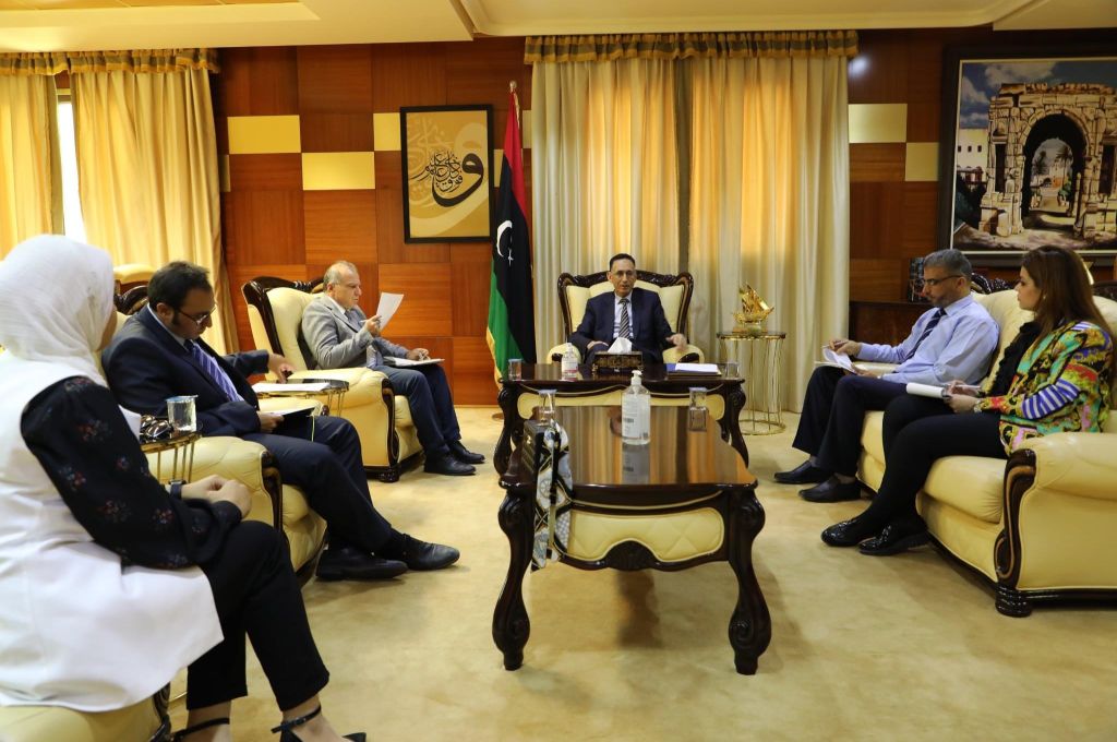"الشنطي" يبحث مع القائم بأعمال السفارة الليبية بتونس تسهيل تقديم الخدمات للمواطنين والجالية الليبية