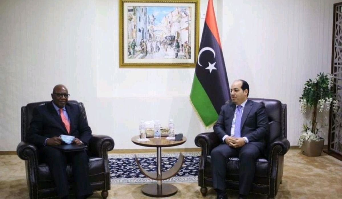 معيتيق يجتمع مع الأمين العام المساعد ومنسق بعثة الامم المتحدة للدعم في ليبيا