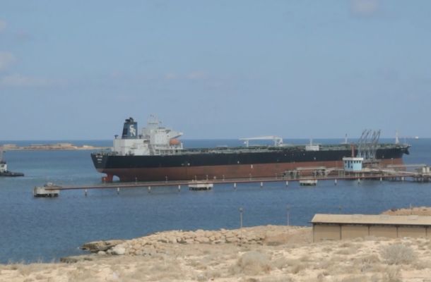 عبد الجليل يجتمع مع نواب وعمداء بلديات المنطقة الغربية وجنوب طرابلس