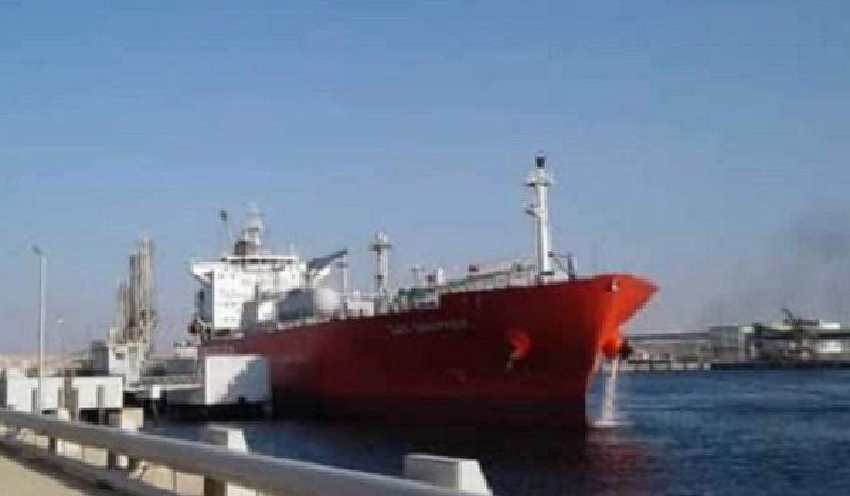 الشركة الليبية النرويجية للأسمدة: دخول سفينة لميناء البريقة لشحن ثمانية آلاف طن متري من الأمونيا
