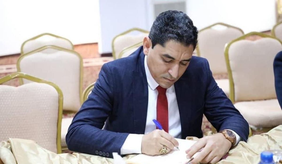 وزير العمل بالحكومة الليبية التابعة لمجلس النواب يأمر بإيقاف كافة القرارات الصادرة باستثناء المرتبات