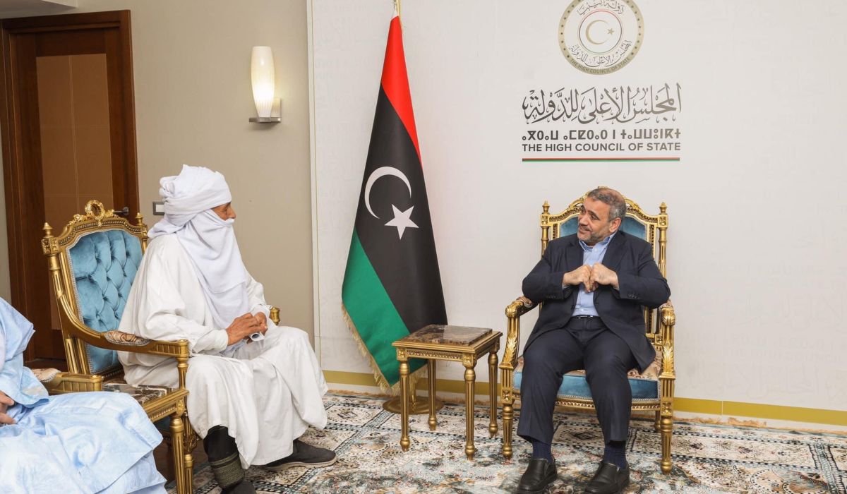 المشري يلتقي وفداً من أعيان الطوارق لبحث المشاكل الاقتصادية بمناطقهم