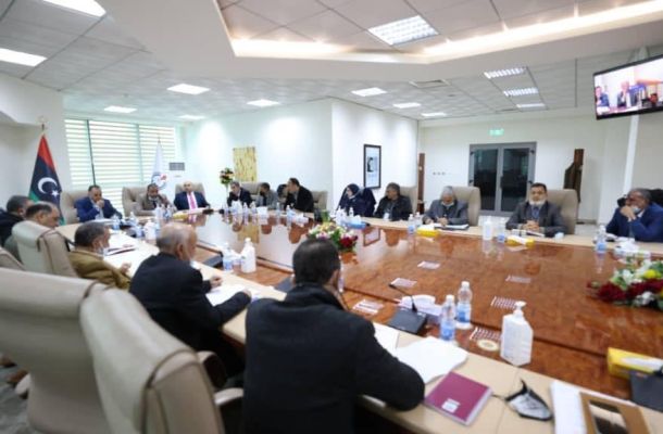 وزارة الشباب تتابع مع الشركات المنفذة سير أعمال مشاريع التنمية