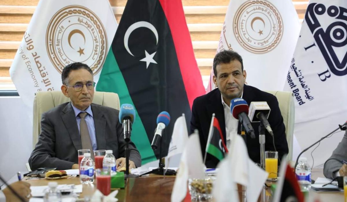 "الحويج" يبحث الفرص الاستثمارية بالمنطقة الجنوبية