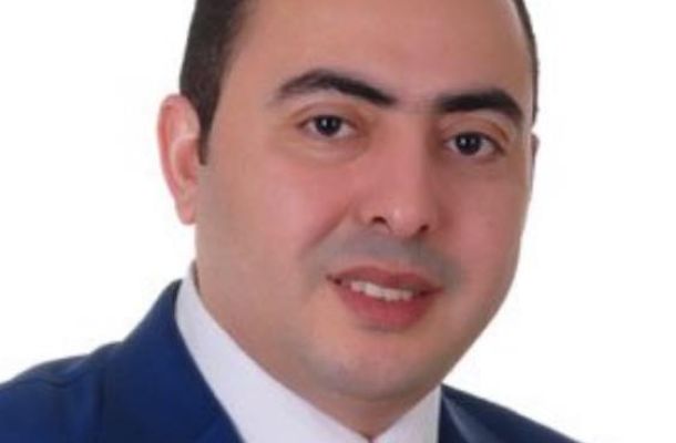 الشحومي : التوسع في الإنفاق اعتماداً على موارد استثنائية كعوائد بيع الدولار سيخلق أزمة حقيقية