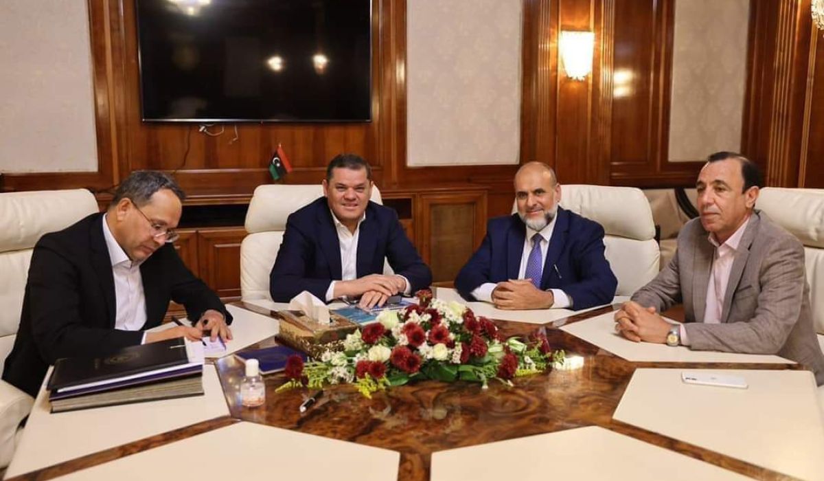 "الدبيبة" يبحث إمكانية استكمال الأعمال بمطار الزنتان المدني ويناقش عدد من الملفات الهامة