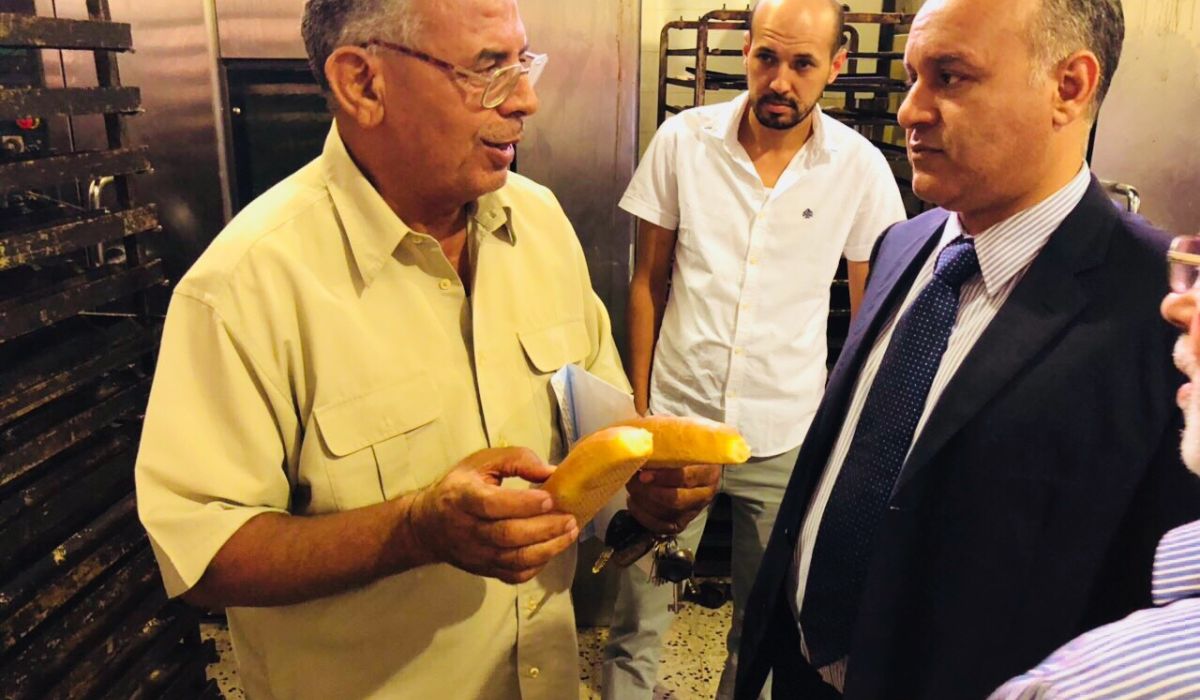 العيساوي يتفقد المخابز ويتوعد بمحاسبة كل من يقصر في توفير الخبز