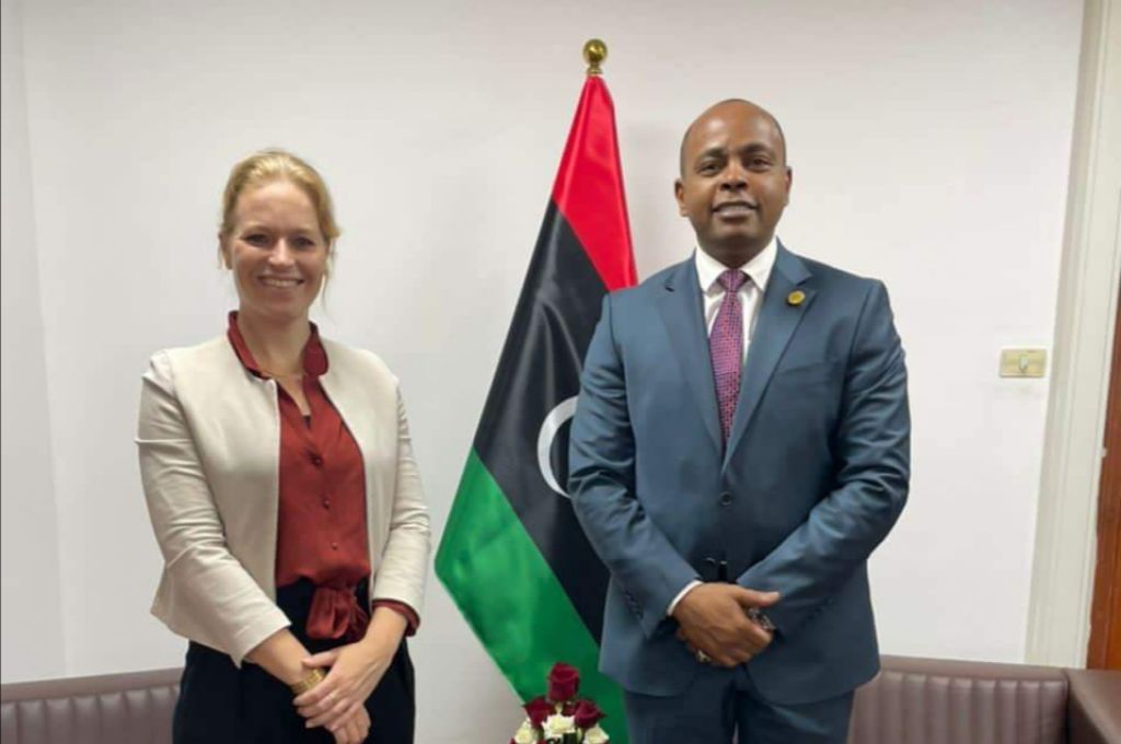 رئيس الحكومة يعقد اجتماعا مع الشركات النفطية لإعلان تدشين مشروع إنشاء مصفاة الجنوب