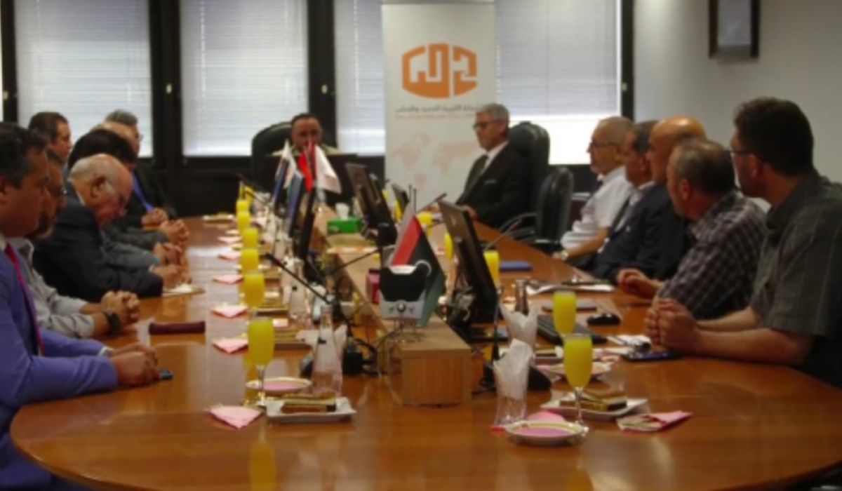 الحديد والصُلب تبحث عدد من الملفات ذات علاقة بقطاعي الصناعة والنفط