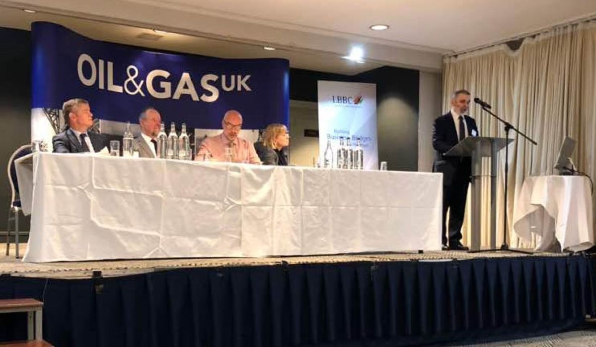 المؤسسة الوطنية للنفط تناقش مع الشركات البريطانية دعم طموحها لزيادة الإنتاج إلى 2 مليون برميل يوميا