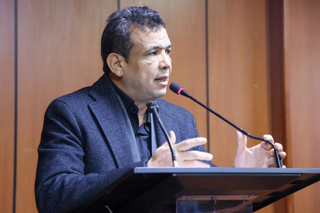 رويترز : الوطنية للنفط تؤكد أن الأحوال الجوية تعرقل صادرات البلاد من النفط