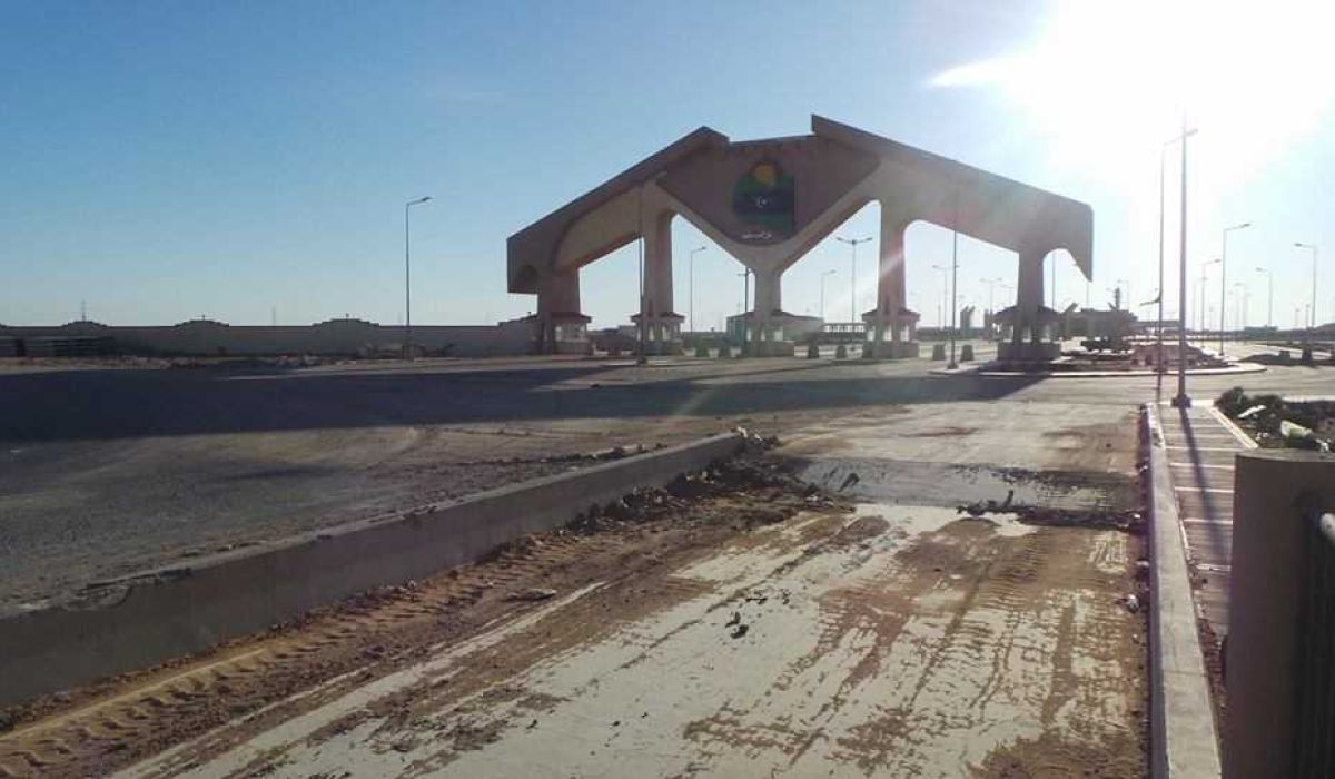 منفذ امساعد الحدودي يفرض الجباية على الأفراد والشاحنات المصرية