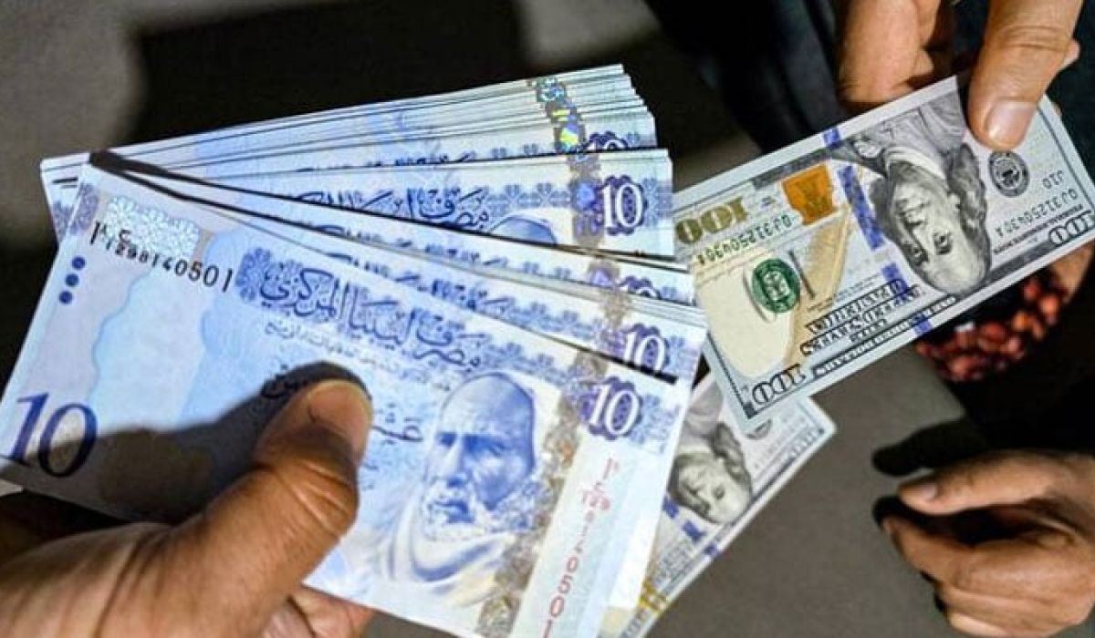 ذا ناشيونال: الكثير من الفساد المرتبط بالحكومتين يضع ليبيا في مأزق "مالي" خطير.. إليكم التفاصيل