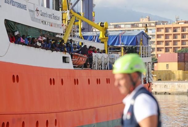 تكريم المصرف المغاربي للاستثمار والتجارة الخارجية بالدورة 16 للقمة المصرفية المغاربية بتونس