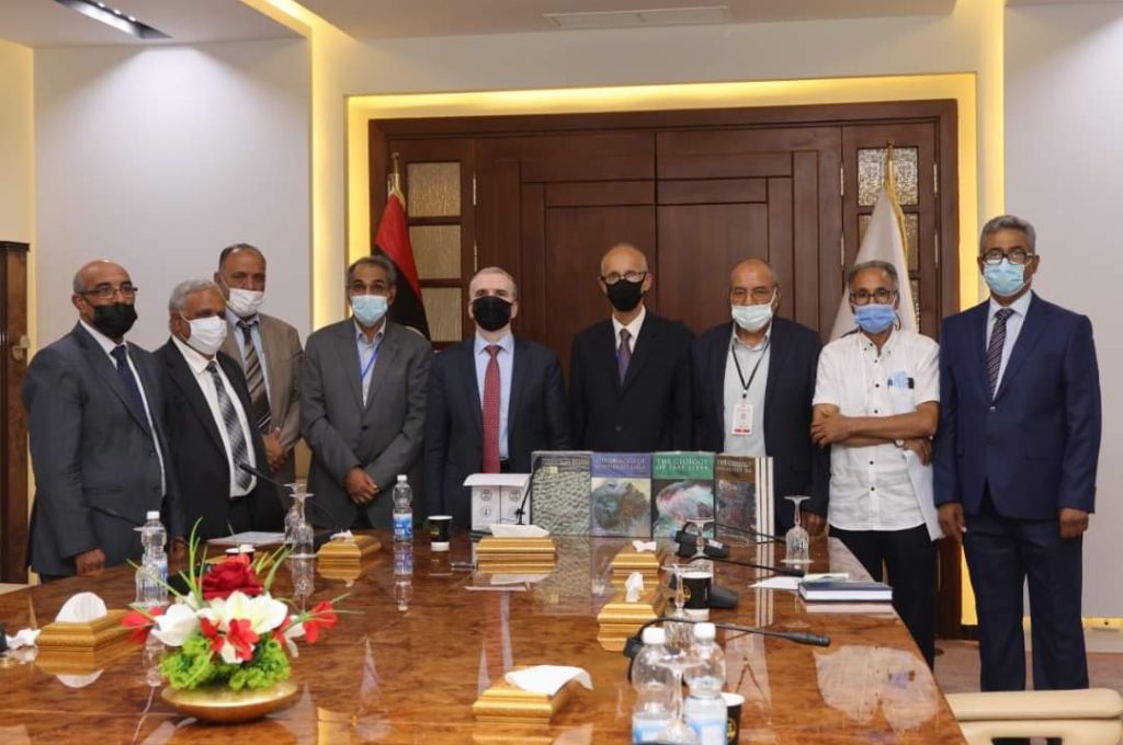 "الحاسي" ينفي أخبار وفاة رئيس مجلس النواب