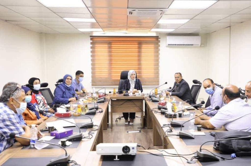 وكيل الصناعة والمعادن يشدد بضرورة المحافظة على التوزيع العادل للمشاريع التنمية