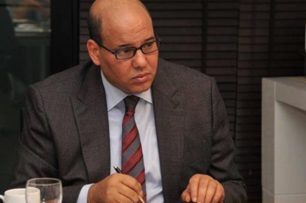 رويترز : مؤسسة النفط ببنغازي تتعهد بإرسال أموال بيع النفط لمركزي البيضاء
