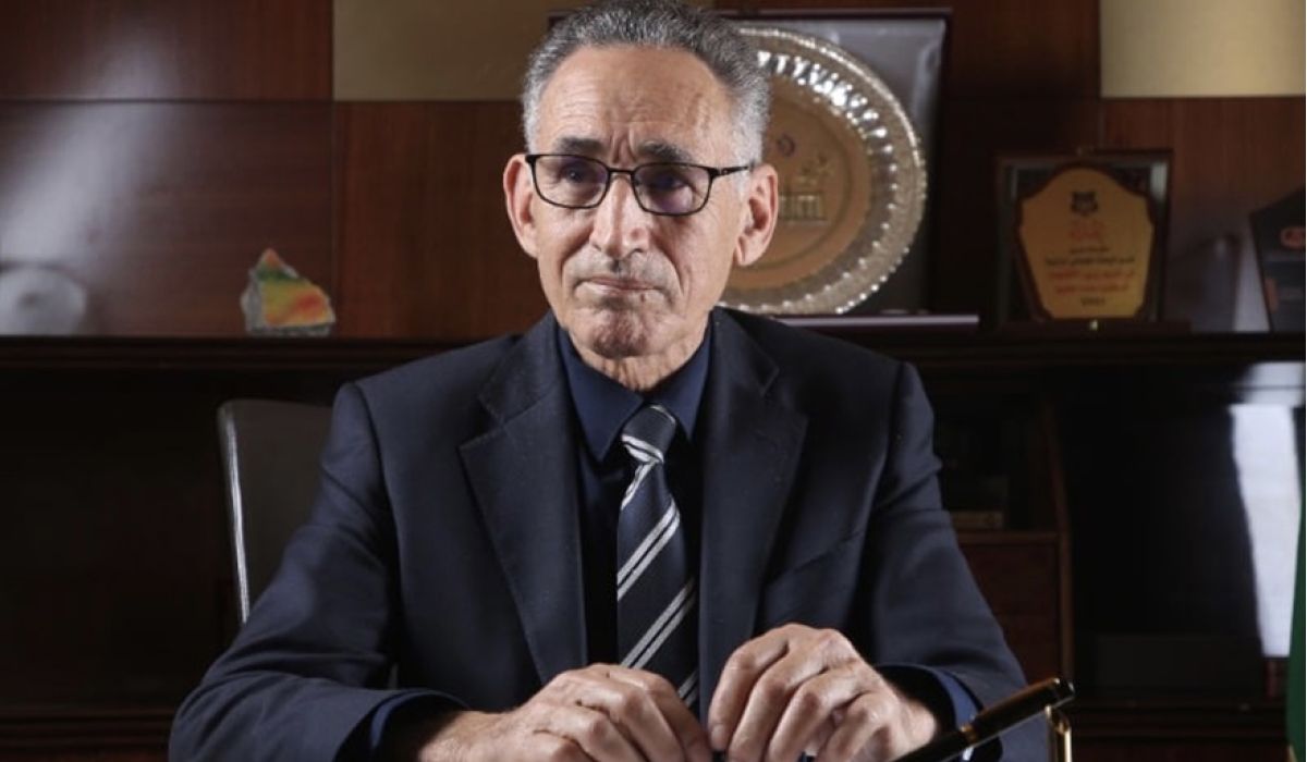 وزير الاقتصاد والتجارة يُصدر قرارًا بشأن إنشاء القائمة الذهبية للتاجر الأمين