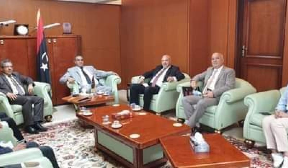 إتفاق تونسي ليبي لتطوير شبكة الطرق بين البلدين