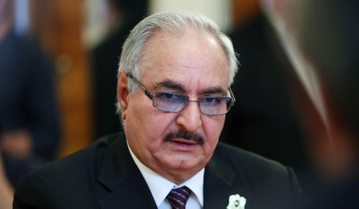 المشير حفتر للأهرام العربي : الصراع في ليبيا هو لنهب المال العام والمزاعم حول استحواذ الجيش على أموال المنطقة الشرقية هو "هراء"