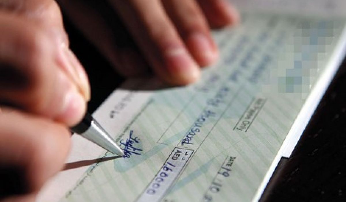 مالية المؤقتة تنفي إحالة مرتبات شهر أكتوبر إلى مركزي بنغازي