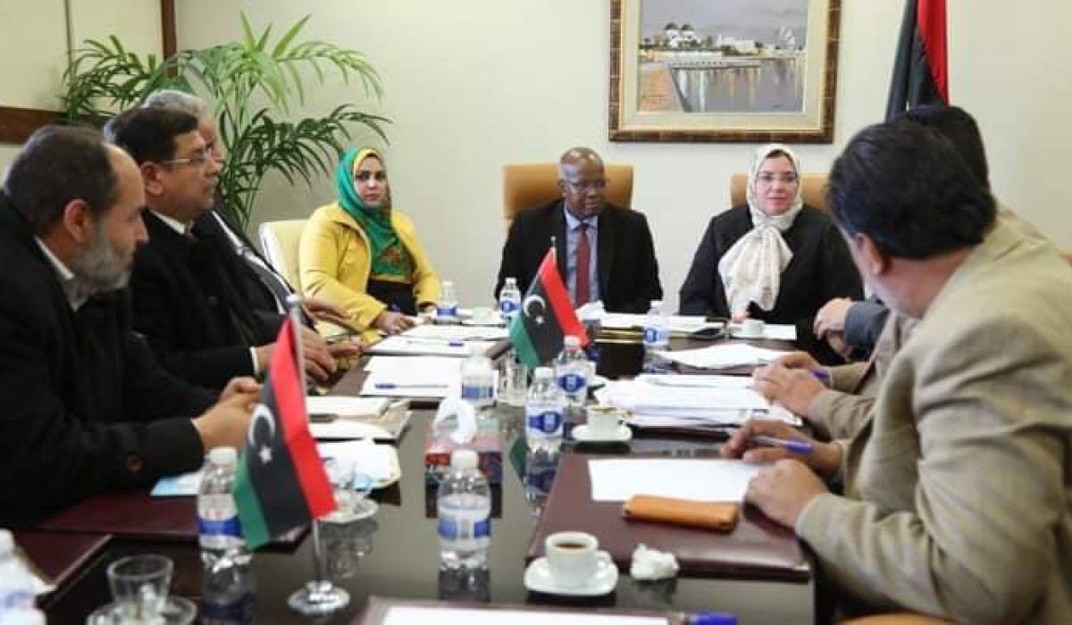 وزير العمل يبحث مع "إيمان بن يونس" آليات حل مشكلة التضخم الإداري