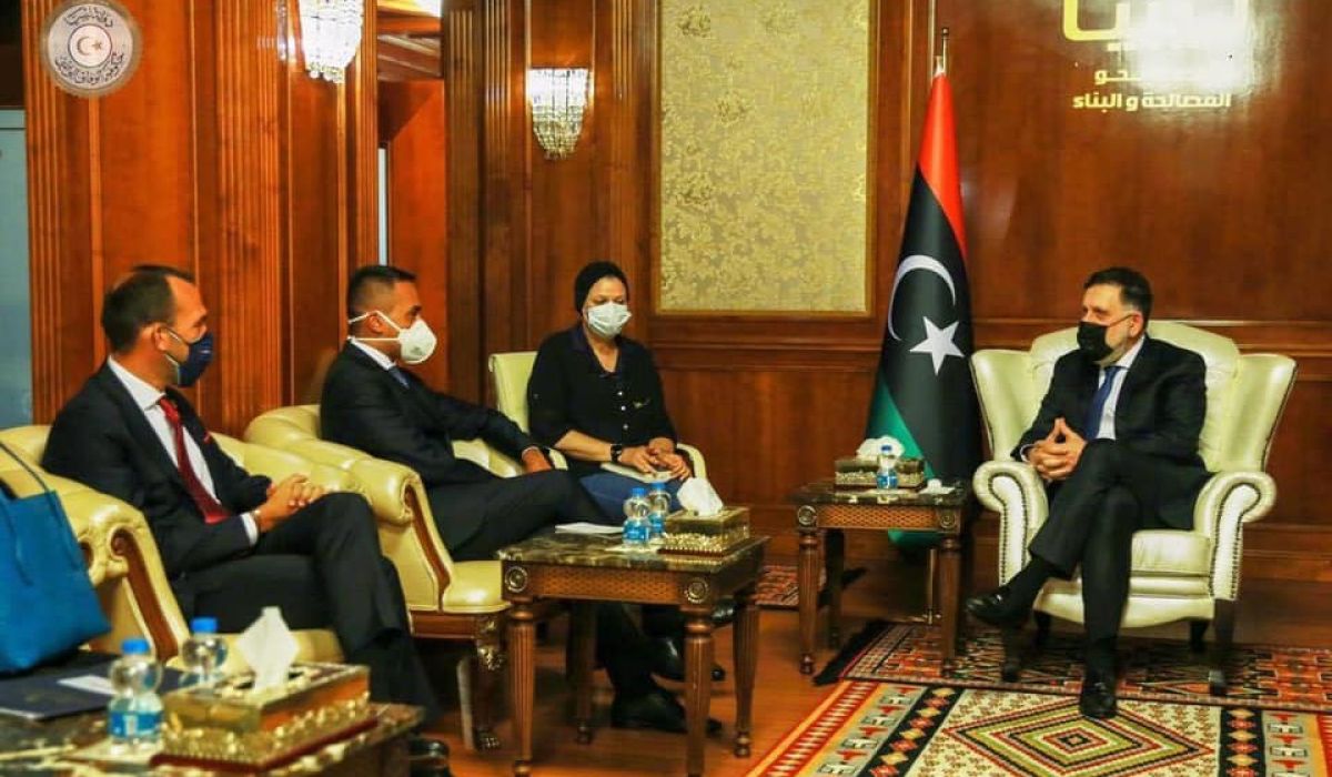 السراج يناقش مع وزير خارجية إيطاليا كيفية الإسراع لرفع الإغلاق على النفط