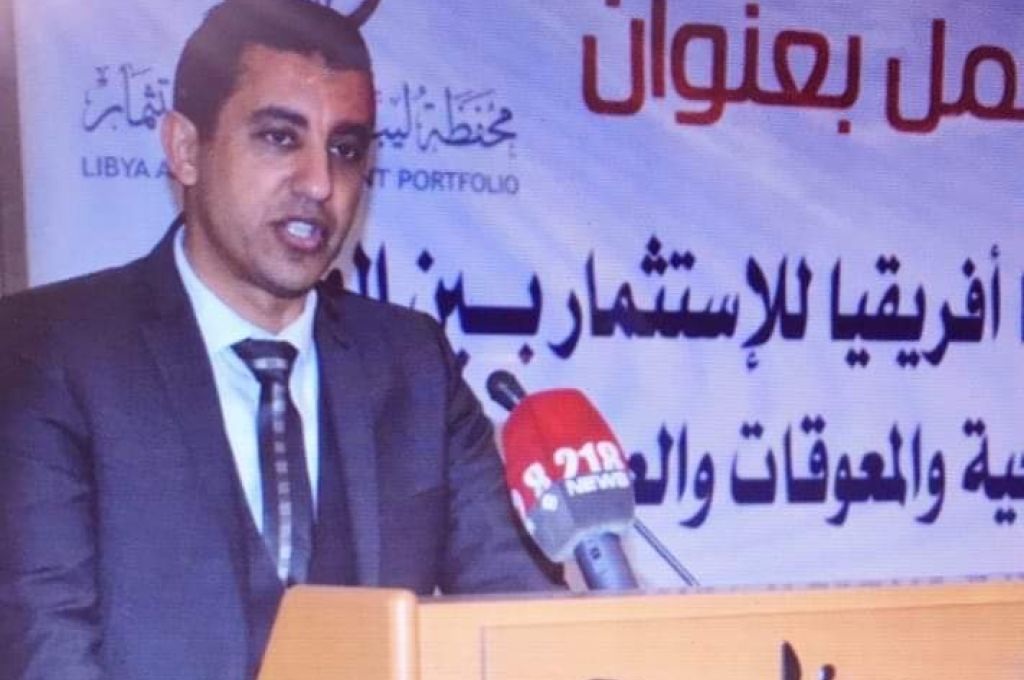 وزير العمل يبحث سبل إيجاد الحلول المناسبة لفائض الملاك الوظيفي ووضع خطة عمل لدعم وتشجيع القطاع الخاص