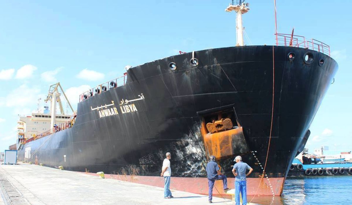 شركة البريقة: وصول ناقلة محملة بـ36 مليون لتر من وقود الديزل إلى ميناء بنغازي قادمة من ميناء مصراتة