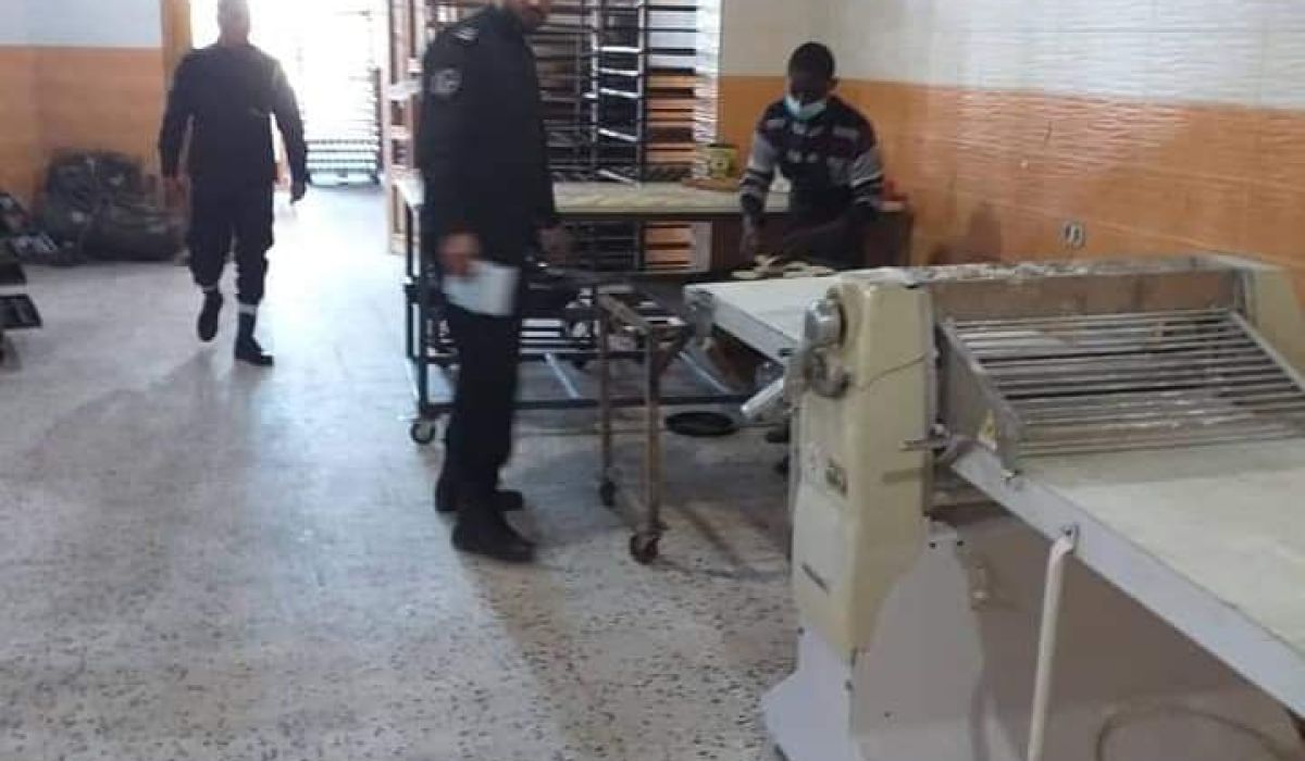 الحرس البلدي تاجوراء إقفال ثلاث محال بالشمع الأحمر