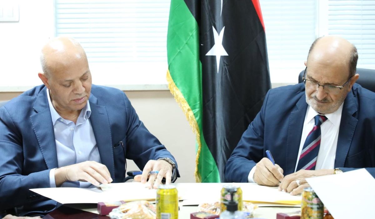 عقد مراسم التسليم والاستلام للإدارة الجديدة بالمجلس الوطني للتطوير الاقتصادي والاجتماعي