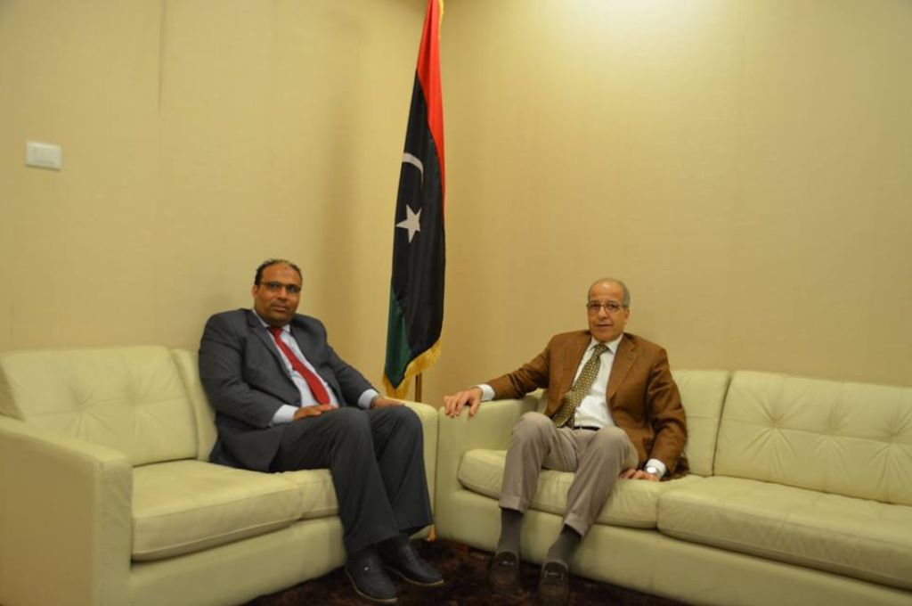 وزير الاقتصاد يزور مصراته ويبحث النهوض بالقطاع الصناعي والتجاري بالمدينة