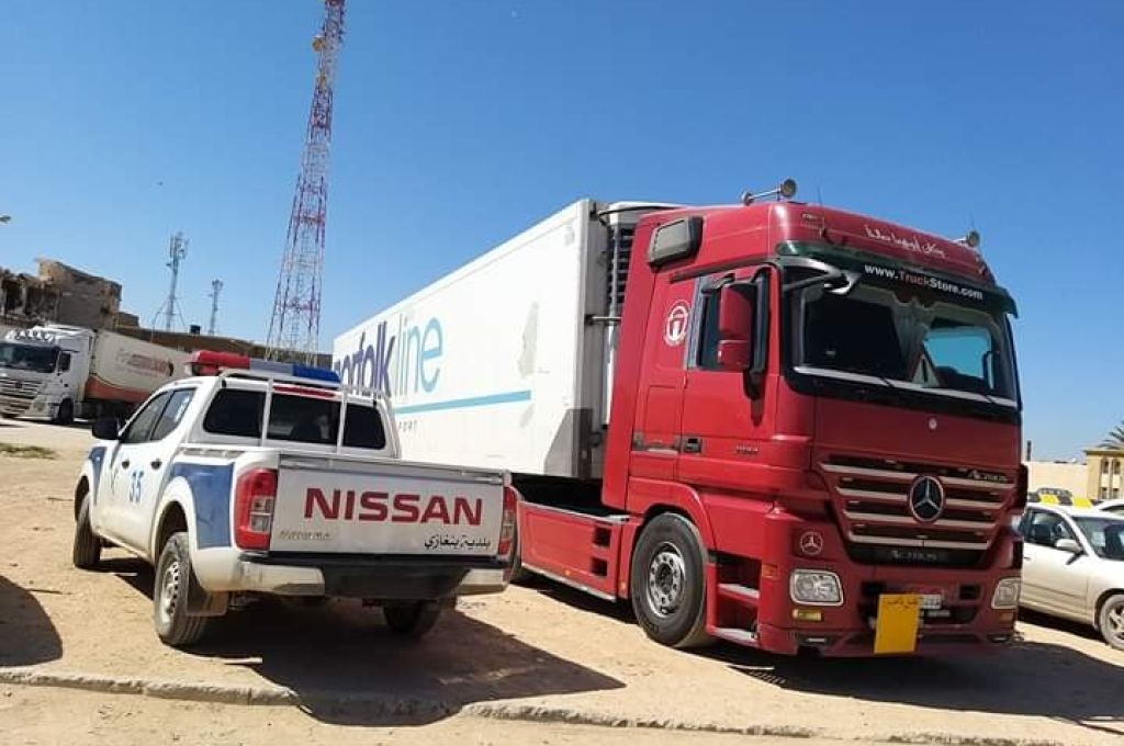 الحرس البلدي بنغازي يضبط شاحنات معبئة بالخضروات قادمة من مصر