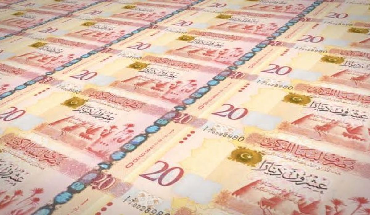 بالصور.. مسؤول مصرفي يكشف عن تداول عملة مزورة .. وهذه التفاصيل