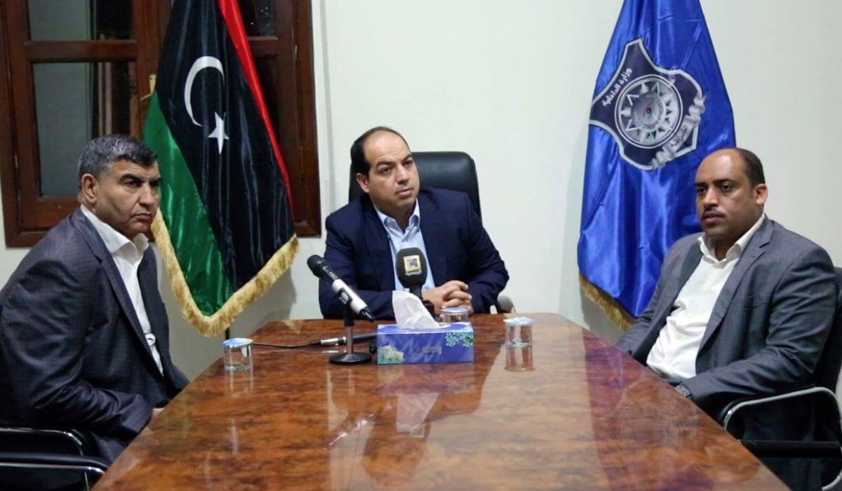 معيتيق يناقش مع وزيري الداخلية والصحة الإجراءات المتخذة لوقف الاشتباكات بمنطقة صلاح الدين