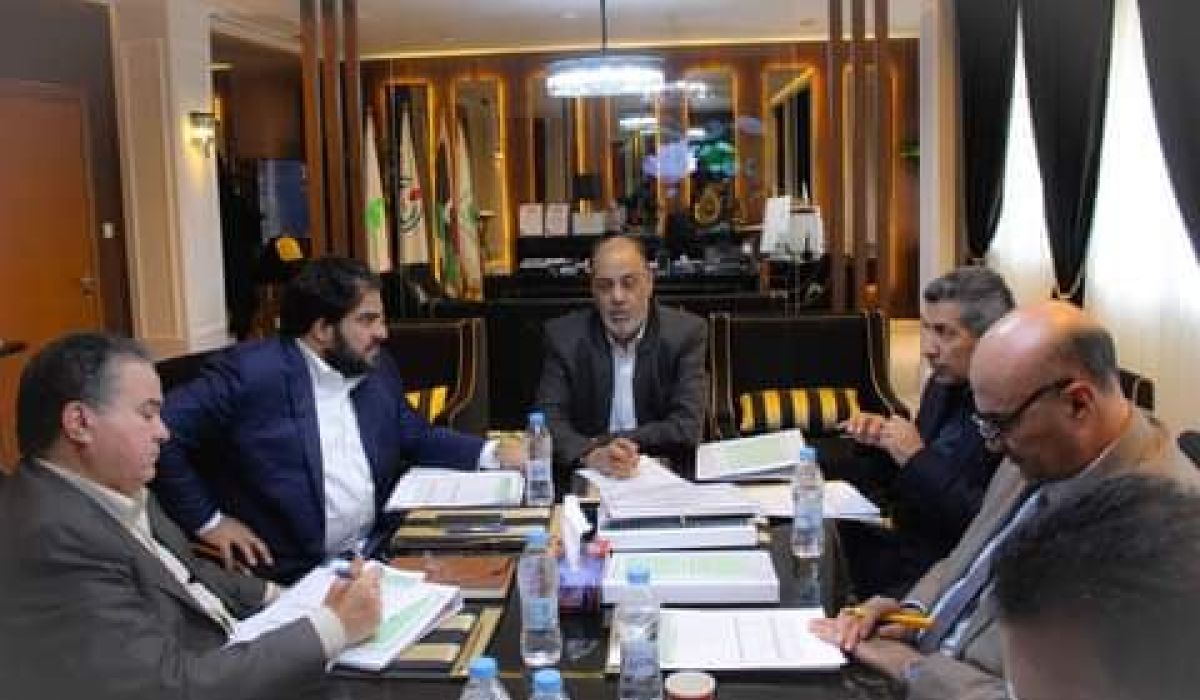 إدارة شركة الخليج العربي للنفط تعقد اجتماعا لمناقشة الأعمال بالشركة