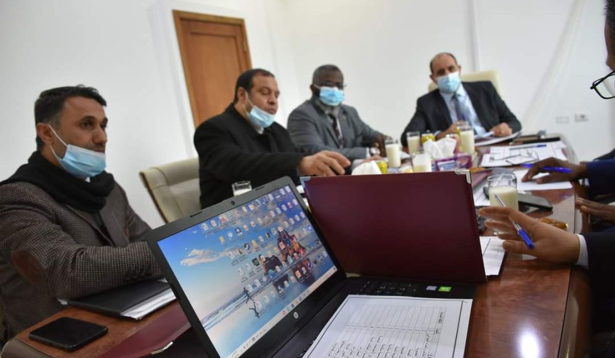 اللجنة التحضيرية للملتقى الاقتصادي الدولي بالمنطقة الجنوبية تستعرض 40 مشروعاً استثمارياً في عدة مجالات