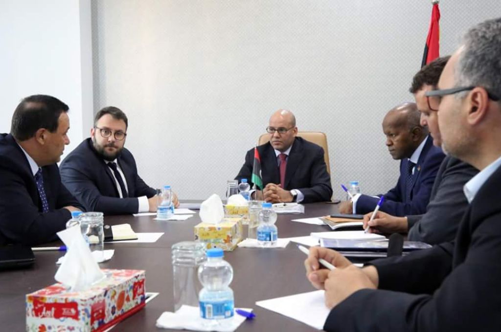 معيتيق يناقش مع مسؤولي جهاز النهر والأجهزة الأمنية الاختراقات التي أدت لتوقف ضخ المياه في بعض المناطق