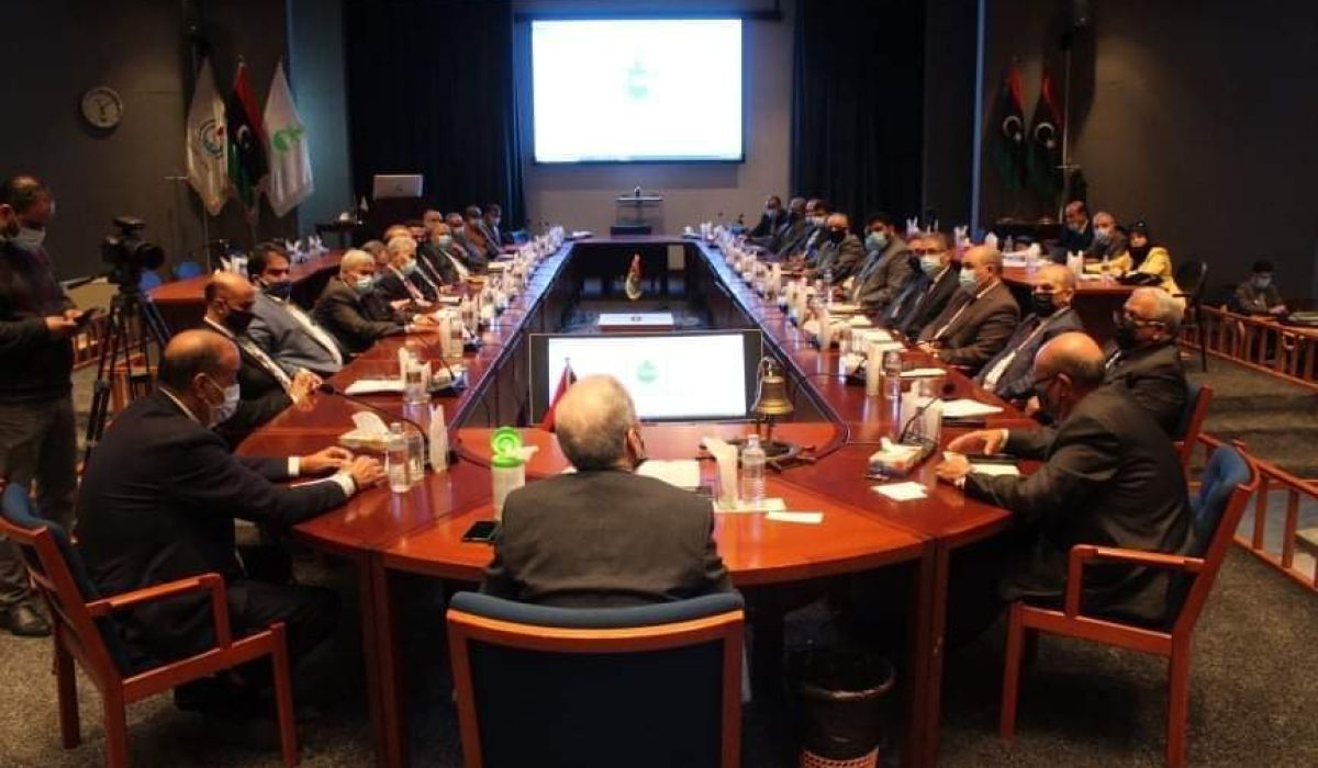 المؤسسة الوطنية للنفط تجتمع مع شركات القطاع بمقر شركة الخليج العربي للنفط بنغازي