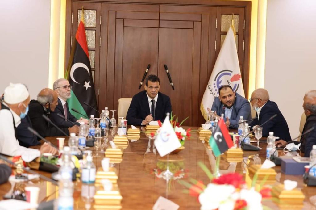 "الزيات" يعلن الإفراج عن شحنات لقاح كورونا نوع (فايزر)