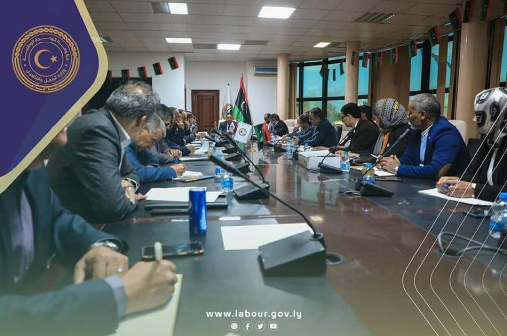 الحكم المحلي تعقد اجتماع تشاوري لمناقشة تعزيز دعم المشروعات الصغرى والمتوسطة وريادة الأعمال بالبلديات