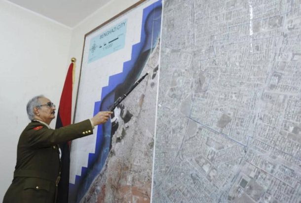 ميدل إيست مونيتور: وساطات لإحتواء أزمة مصرف ليبيا المركزي