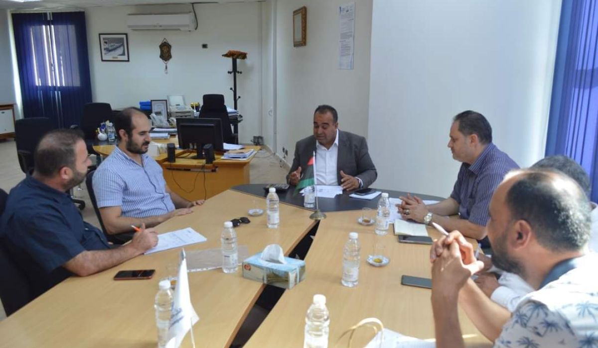 اجتماع لمناقشة تسريع وتوريد قطع غيار للآليات العاملة بالموانئ