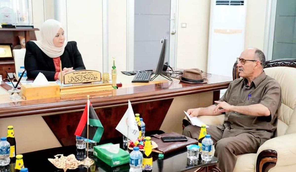 "الكيلاني" تبحث مع عميد بلدية براك الشاطي فتح فرع صندوق الضمان الاجتماعي بالمدينة