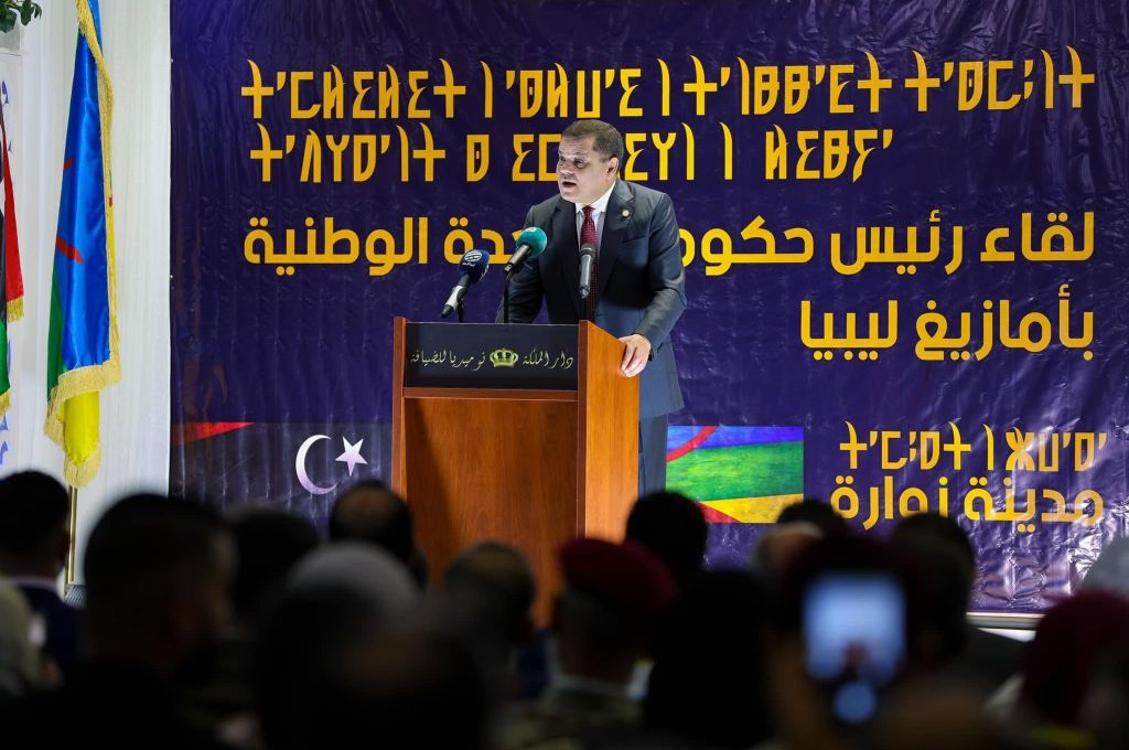 تعبئة إقرار الذمة المالية من قبل عدد من موظفي الدولة لغرض المشاركة في الانتخابات البرلمانية