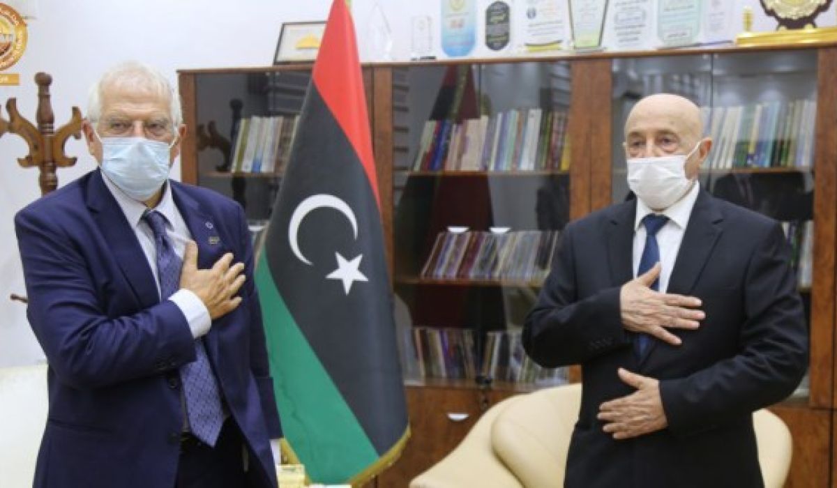 عقيلة صالح يبحث كيفية تحييد عوائد النفط