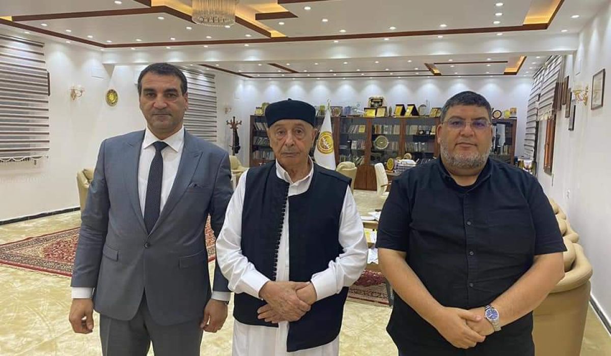 الصناعة والمعادن تبحث مع رئيس مجلس النواب آليات التركيز على الجودة والبيئة والسلامة