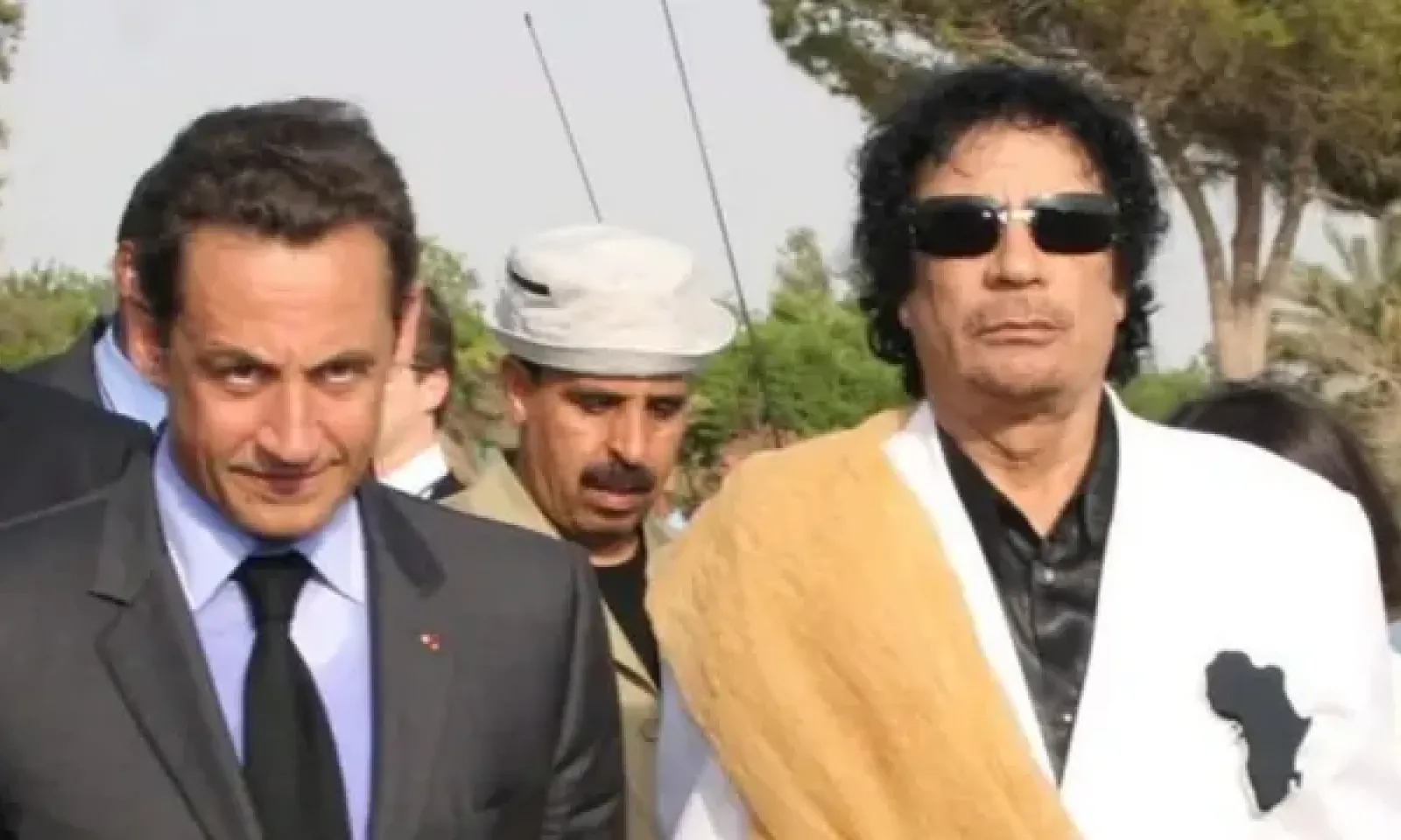 احتياطات ليبيا من النفط والذهب تسيل لعاب الحكومات الغربية.. وساركوزي يعود للمحاكم من جديد محملا بـ"إرث القذافي