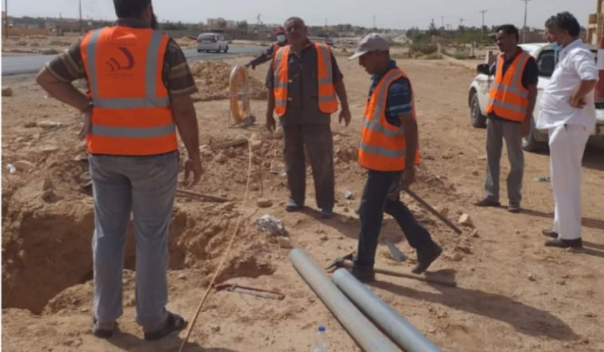 هاتف ليبيا تقوم بصيانة وتجهيز مسار شبكة الألياف البصرية بني وليد
