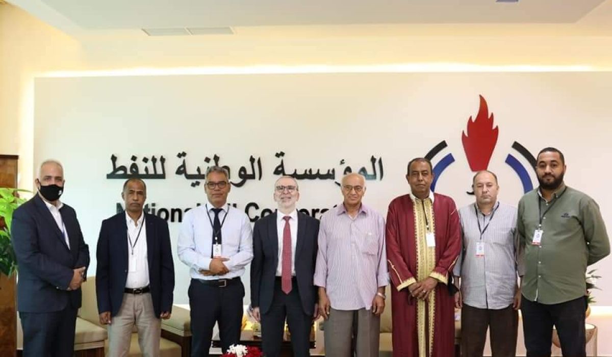 صنع الله يجتمع بعمداء بلديات الواحات لمناقشة استكمال عدد من المشاريع
